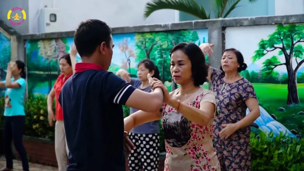 Mẹ tôi tập Pháp Luân Công - Những lợi ích tuyệt vời!